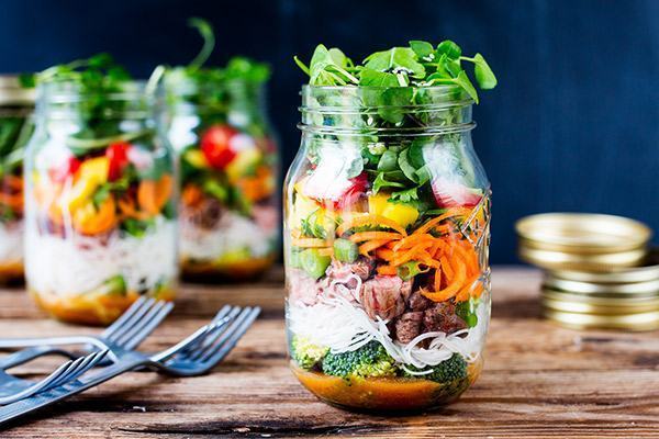 Salada no pote: opção saudável para as refeições | Click Guarulhos