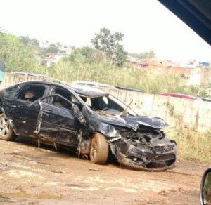 forte-chuvas-de-domingo-arrasta-carros-na-estrada-do-cabuçu