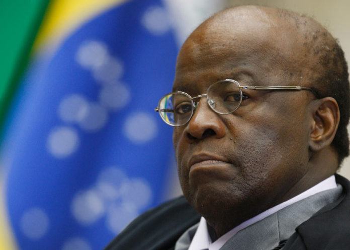 Joaquim-Barbosa-em-sessão-de-recursos-do-mensalão