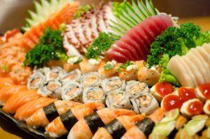 sashimis-e-sushis