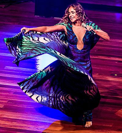 Daniela Mercury, a voz e o violão