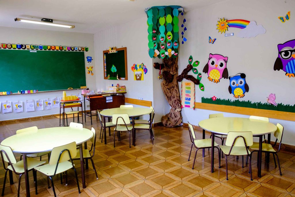 Colégio Casimiro de Abreu e Sol Encantado - sala de aula