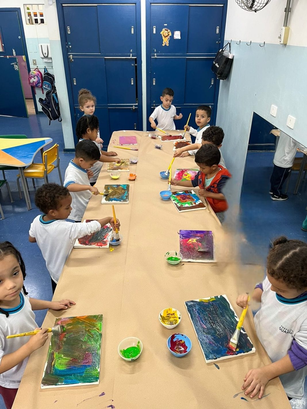 Pintura em Tela otimiza o desenvolvimento de alunos em Escola Municipal ...