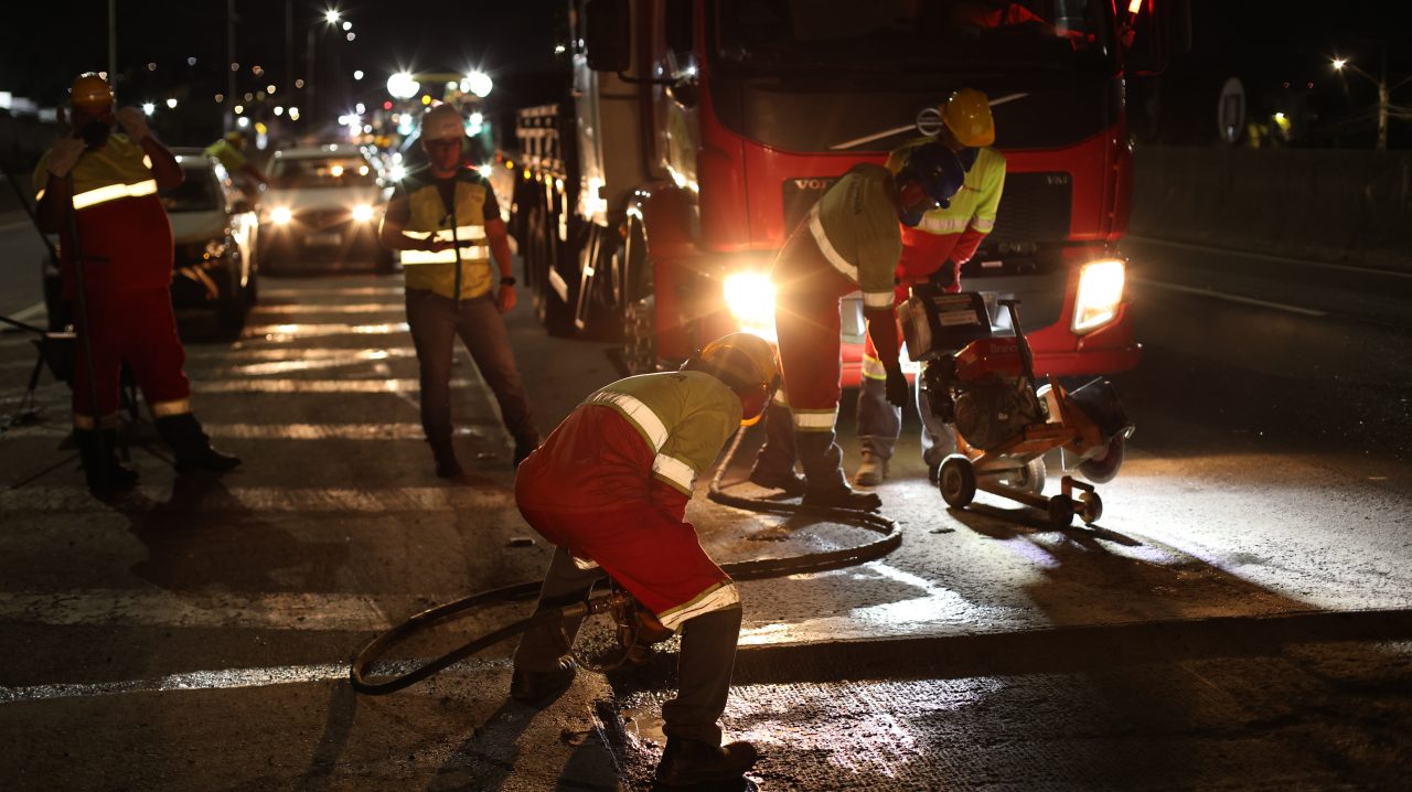 Motiva Minas_SP volta a interditar acesso à Fernão Dias na noite desta terça-feira, 30