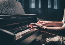 Biblioteca Monteiro Lobato recebe apresentação “Piano Popular convida Ébano e Marfim”